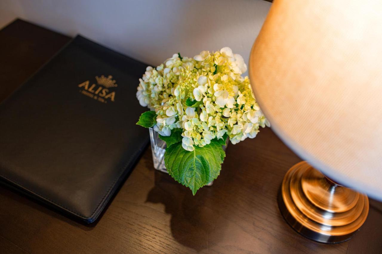 Alisa Hotel & Spa Hanoi Exterior foto